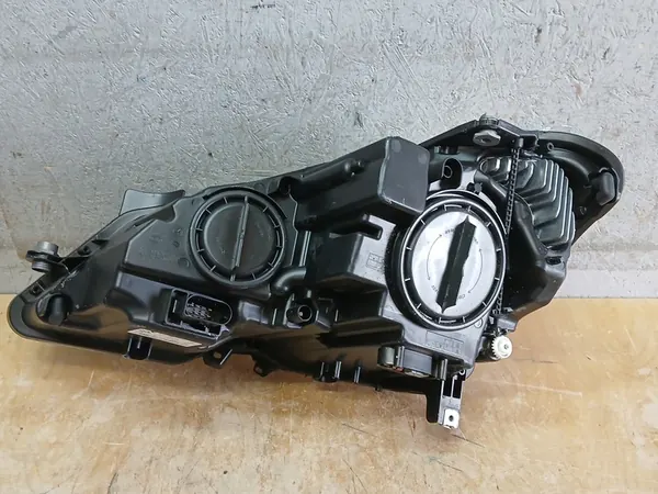 Rechter voorlamp Mercedes E-Klasse W207 Bi Xenon image 4