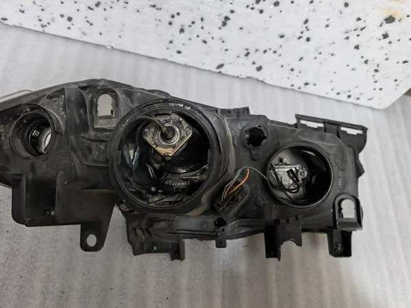 LÁMPARA DELANTERA IZQUIERDA RENAULT MEGANE II 8200412741C image 9