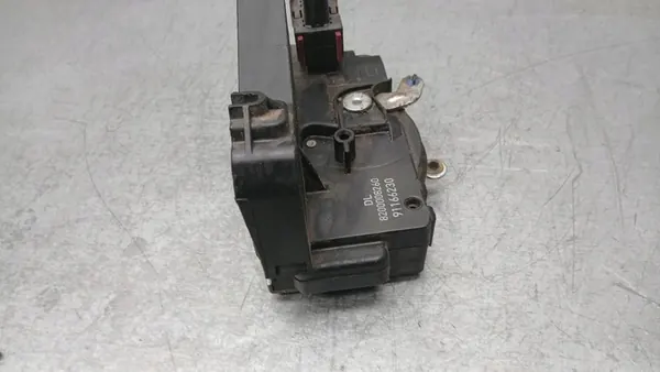 Vänster Framdörrslås Opel Vivaro A 1.9DCI 91166230 image 4