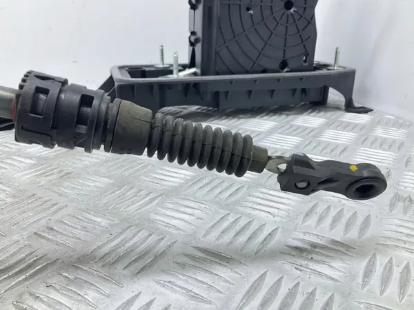 Levier de Vitesses Skoda Karoq OEM 5Q1713023BG Occasion image 8