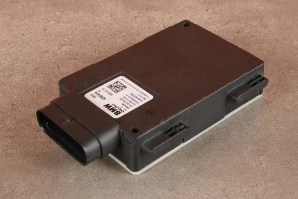 Sensor Radar BMW OEM 6890434 - Estado Usado image 3