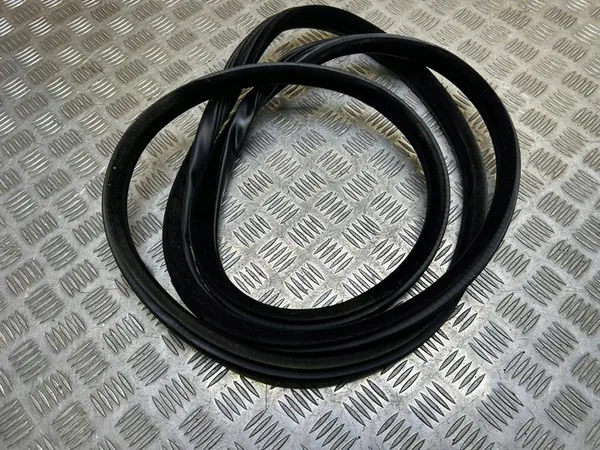 BMW Door Seal 5 F10 F11 2013 OE 7182270 image 3