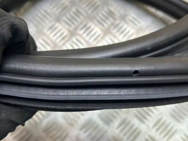 BMW Door Seal 5 F10 F11 2013 OE 7182270 image 4