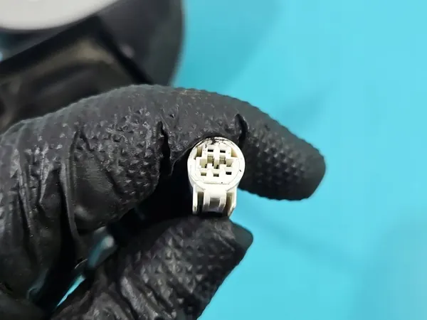 Vasen Peili Toyota Yaris II HB 5D Hopea 1F8 3Pin OEM image 10