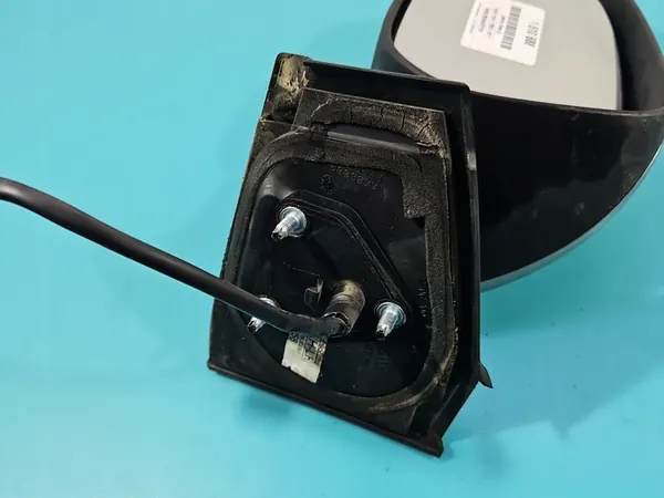 Vasen Peili Toyota Yaris II HB 5D Hopea 1F8 3Pin OEM image 8