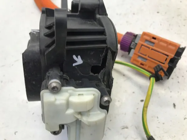 BMW OEM 5A6A8E7 Hochspannungsladebuchse image 5