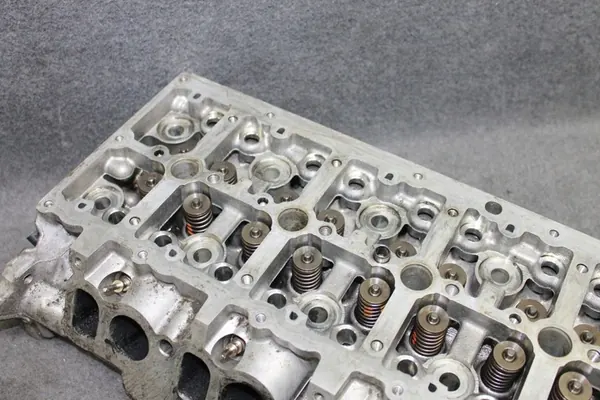 BMW E90 F10 F01 X5 E70 Engine Head N57 7800001 image 2