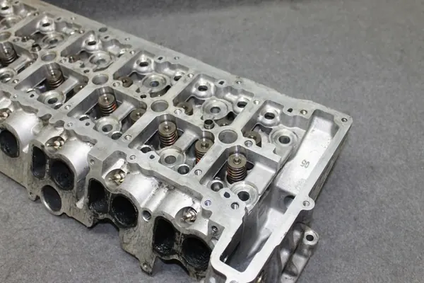 BMW E90 F10 F01 X5 E70 Engine Head N57 7800001 image 4