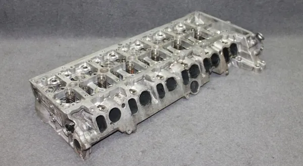 BMW E90 F10 F01 X5 E70 Engine Head N57 7800001 image 5