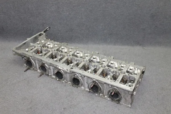 BMW E90 F10 F01 X5 E70 Engine Head N57 7800001 image 6