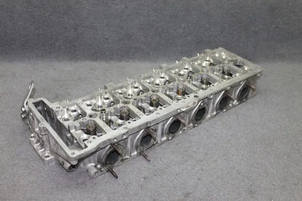 BMW E90 F10 F01 X5 E70 Engine Head N57 7800001 image 7