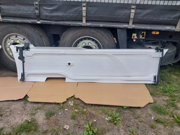 Conjunto de Spoiler DAF XF 106 Usado 2123059 2123053 image 4