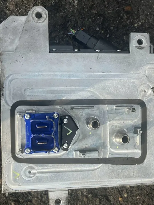 Gebruikte tractiebatterij HEV/EV Peugeot 3008 III OEM 9861930880 image 3