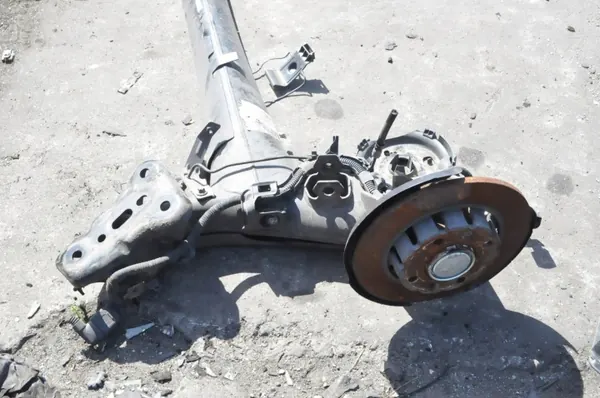 Opel Mokka B bakaxelbalk OEM 252652 image 5