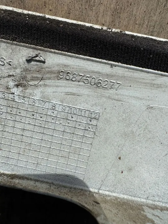 Citroen DS4 Bandeau Éclairage Plaque Arrière OEM 9687506277 image 5