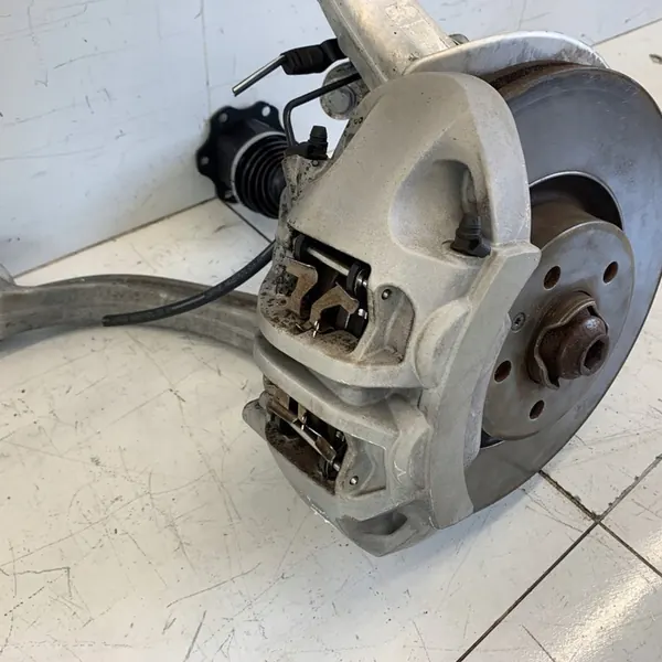 Snodo anteriore destro Audi Q5 80A 2019 OEM image 5