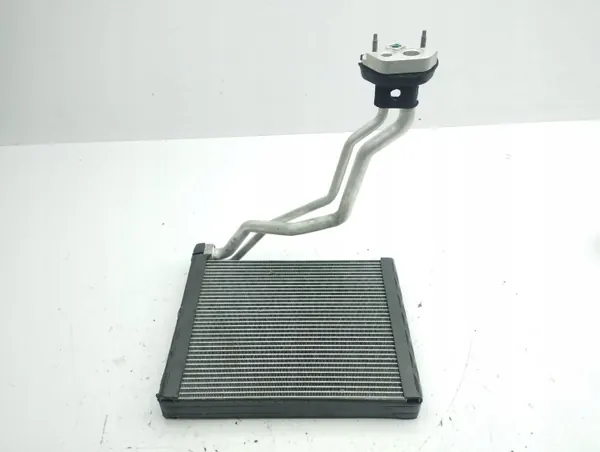 Tesla Model 3 2022 Lämmitysydin Ilmastointi OEM 1A1144605 image 2