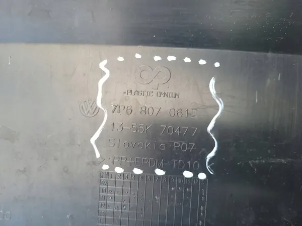 VW Touareg II | Framskärmsspoiler 7P6807061D image 6