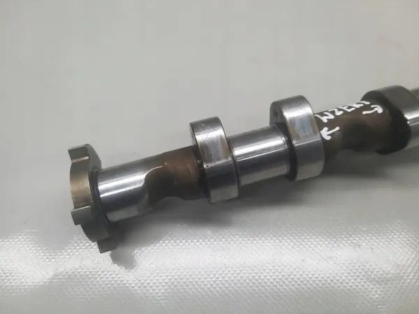 Insugningskamaxel 2.0 FSI 150HK Golf V A3 Touran OEM 06DAN image 5