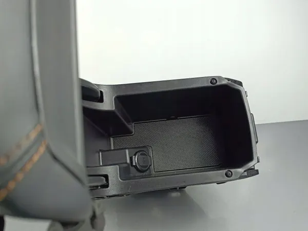 Cupra Formentor Armlehne OEM FOB40102 - Gebraucht image 4