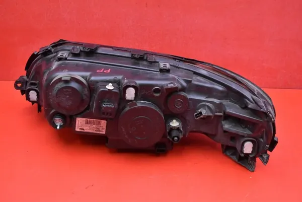 Oikea ajovalo Volvo S60 2004-2009 OEM 30698826 image 2