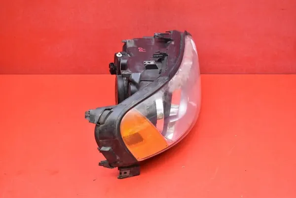 Oikea ajovalo Volvo S60 2004-2009 OEM 30698826 image 4