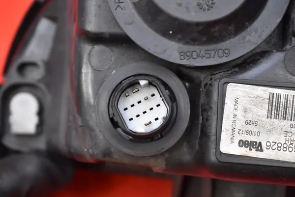 Oikea ajovalo Volvo S60 2004-2009 OEM 30698826 image 6