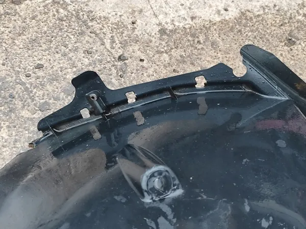 RENAULT CLIO IV 2014 Front Left Wheel Arch image 3
