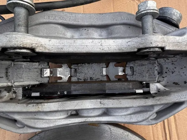 OEM 80A615301G Discos de Freno con Pinzas Akebono image 3