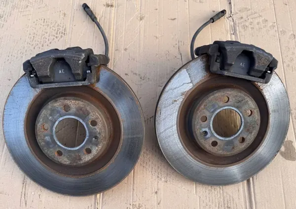 OEM 80A615301G Discos de Freno con Pinzas Akebono image 4