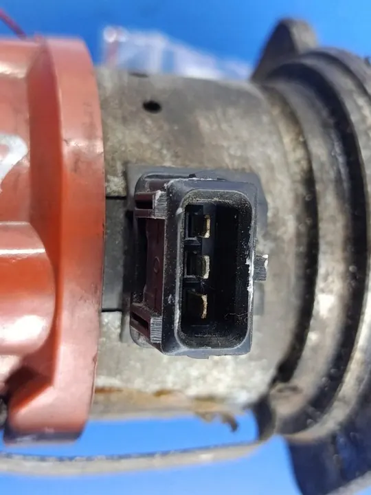 OPEL ASTRA F I 1.4 8V Distributeur d'Allumage image 3