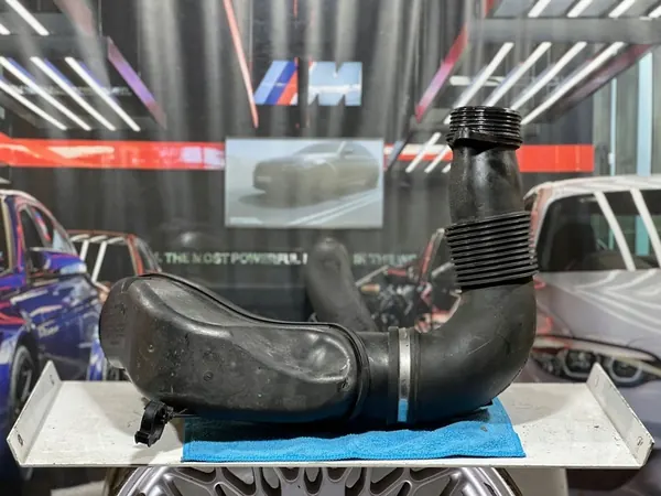 Luftansaugschlauch BMW F30 F31 N20B20B 7605045 image 5