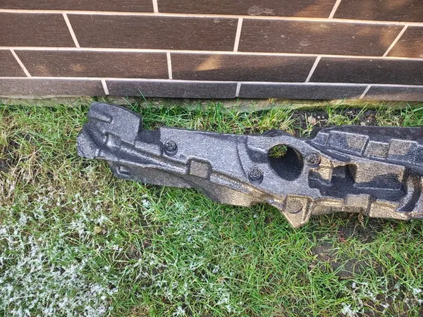 MERCEDES W205 AMG Etuiskunvaimennin Jalankulkija Anturi OEM image 2