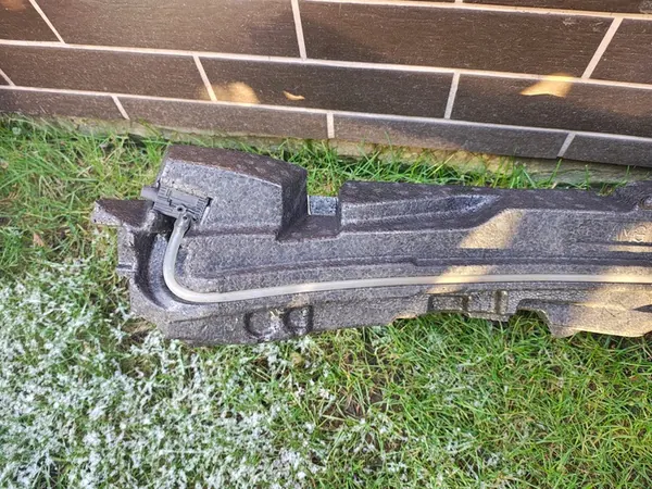 MERCEDES W205 AMG Etuiskunvaimennin Jalankulkija Anturi OEM image 9