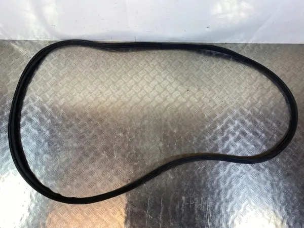 Junta de porta-malas Nissan Qashqai J12 OEM FOB38793 image 3