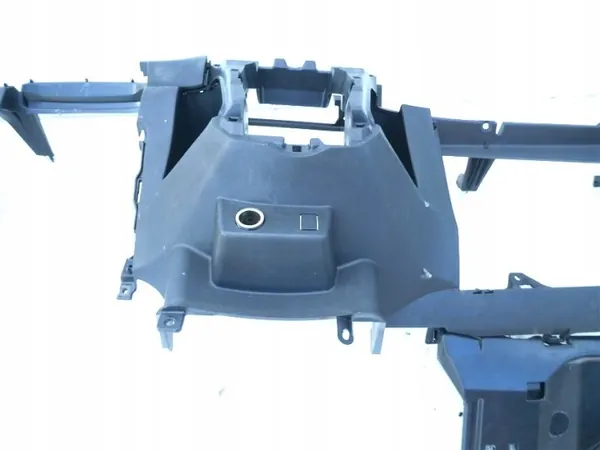 Painel inferior OEM WTWTFS-,MN-OKOLKIJ Toyota Yaris image 4
