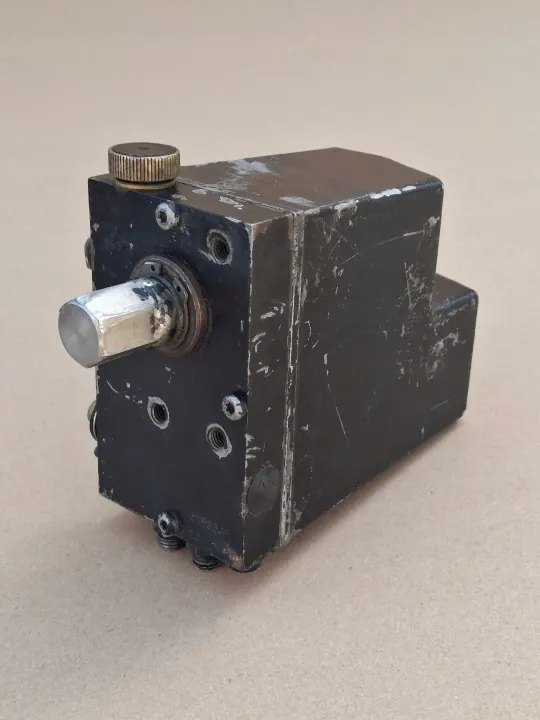 Bomba elevação cabina Volvo OEM 3198846 - Usado image 2