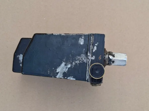 Bomba elevação cabina Volvo OEM 3198846 - Usado image 3