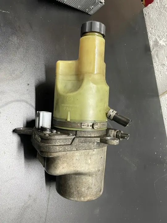 Bomba de direção assistida VOLVO V50 5N513K514AE image 5