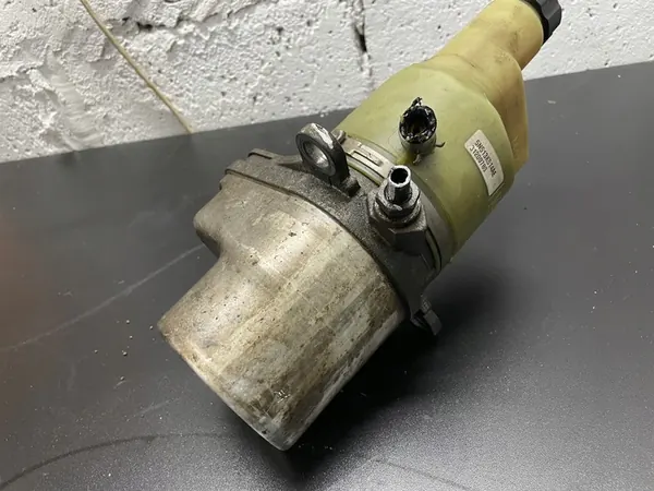 Bomba de direção assistida VOLVO V50 5N513K514AE image 6