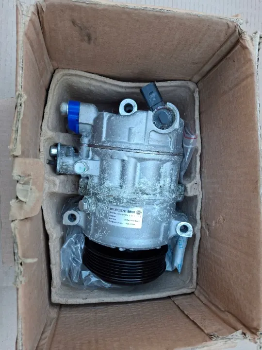 Compressor ar condicionado 8FK351322-741 VW Golf V 1.9 TDI image 2