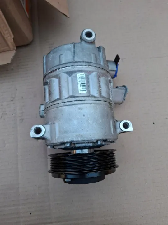 Compressor ar condicionado 8FK351322-741 VW Golf V 1.9 TDI image 4