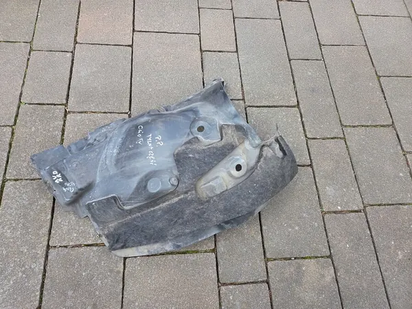 RENAULT CLIO IV Right Front Wheel Arch OEM 638428084R image 2