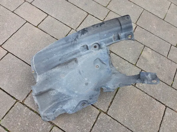 RENAULT CLIO IV Right Front Wheel Arch OEM 638428084R image 5