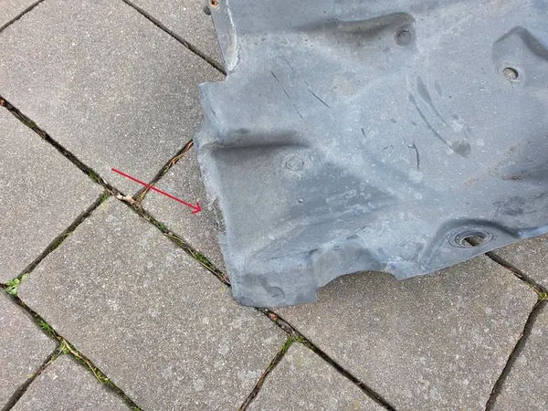 RENAULT CLIO IV Right Front Wheel Arch OEM 638428084R image 6