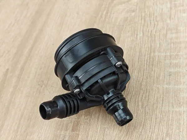 OEM 8651287 vedenkierrätyspumppu BMW 530i:lle image 2