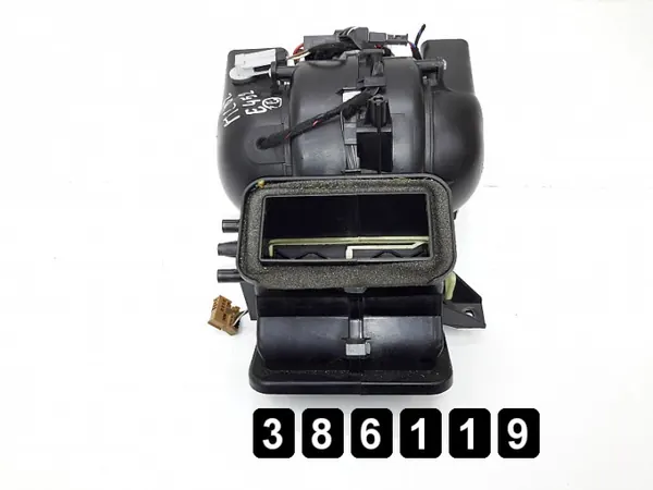 Mercedes-lämmityspuhallin OEM a1638300608 - Käytetty image 2