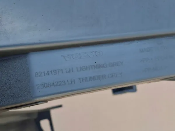 Marche Volvo FH4 OEM 82141971 - État Utilisé image 10