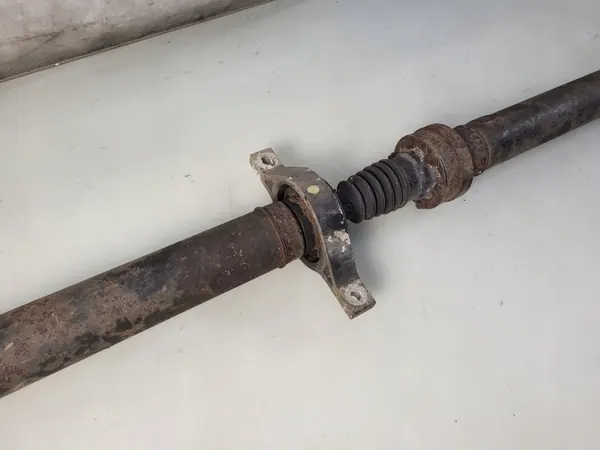 Kia OE 49300-2P100 begagnad drivaxel image 4
