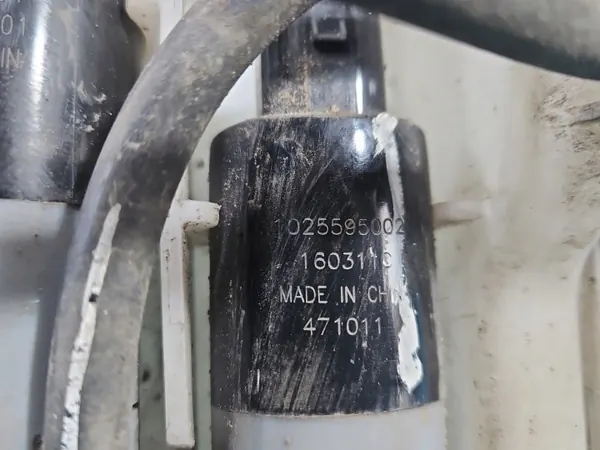 Pesunesteensäiliö OEM 31378731 Volvo S90 II 2016- image 3
